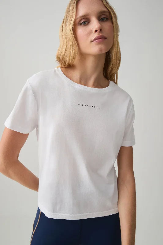 Cropped Fitted Logo Tee 106